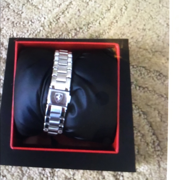 Watch - Picture 4 of 8